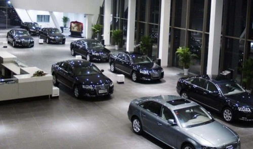 國內(nèi)最大汽車經(jīng)銷商賣地求生，店員工資數(shù)月未發(fā)，行業(yè)危機凸顯